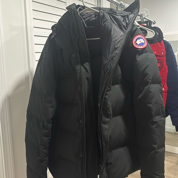 Canada Goose Black Puffer Jacket - Picture 1 of 5